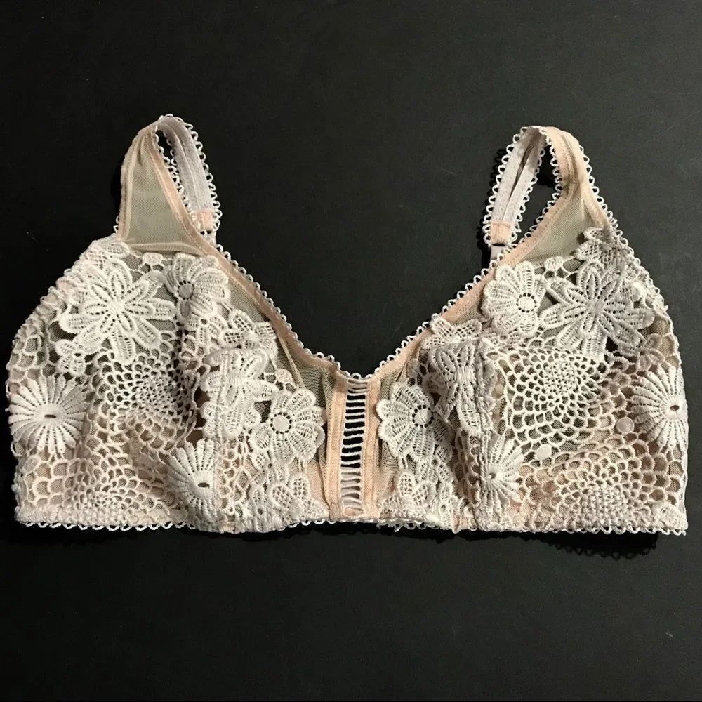 Victoria’s Secret Dream Angels crochet bralette M